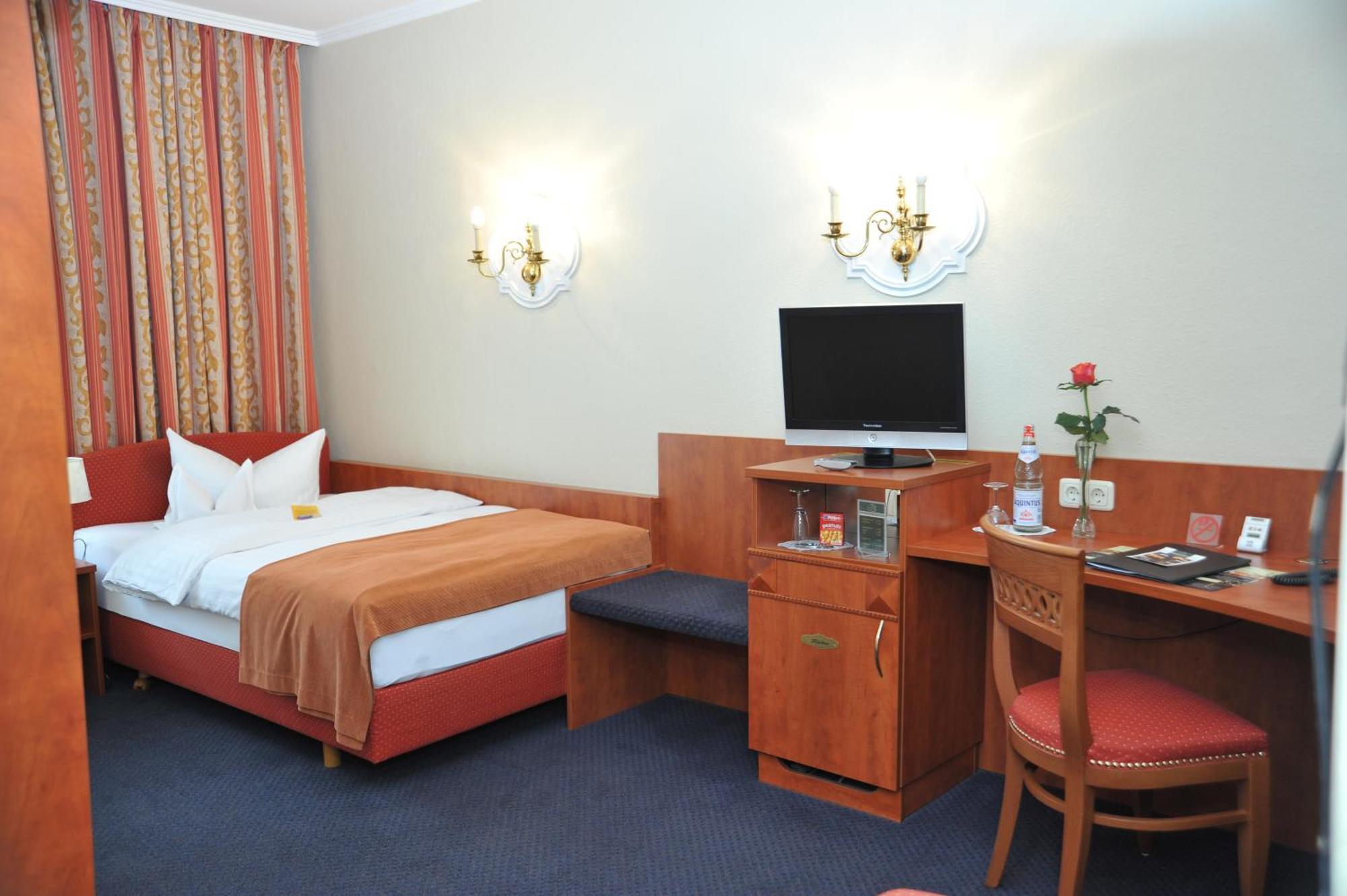 Hotel Rheinischer Hof Erkelenz Buitenkant foto