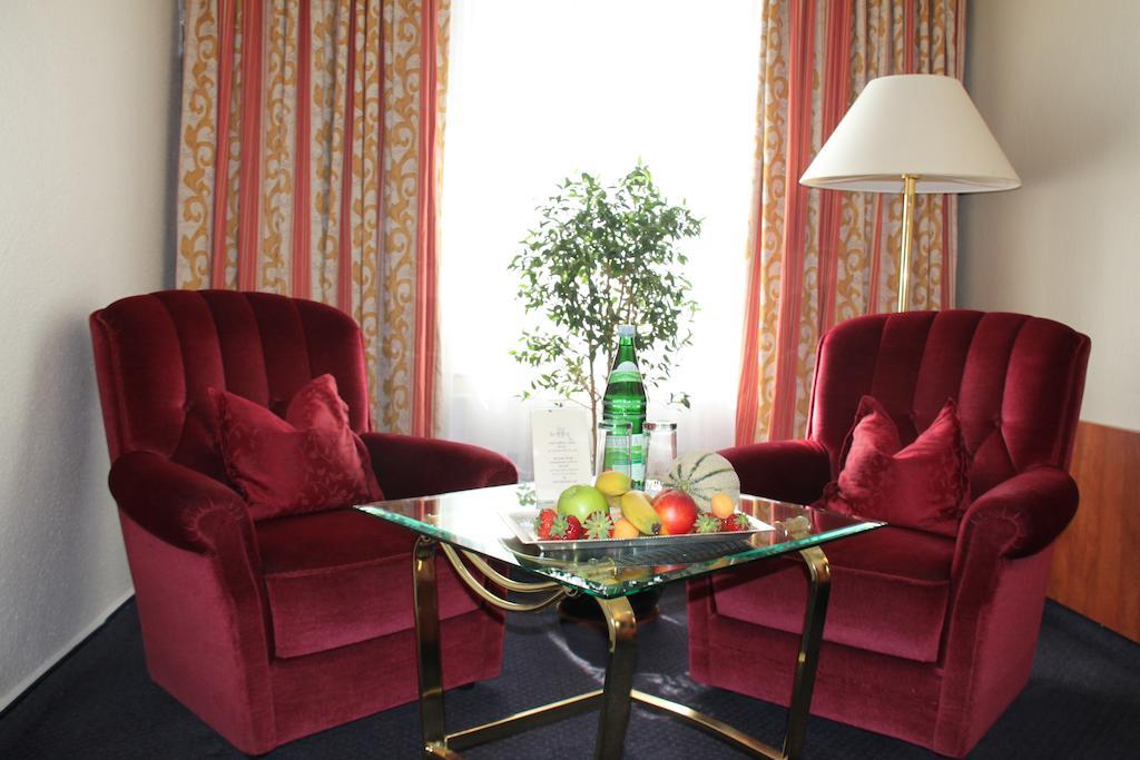 Hotel Rheinischer Hof Erkelenz Buitenkant foto